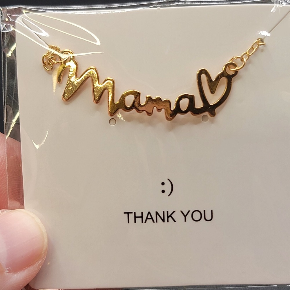 Fashionable Mother's Day Simple Heart Shaped 'Mama' Letters Detail...